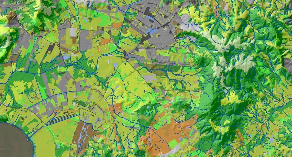 Mapa técnico de uso do solo e recursos hídricos